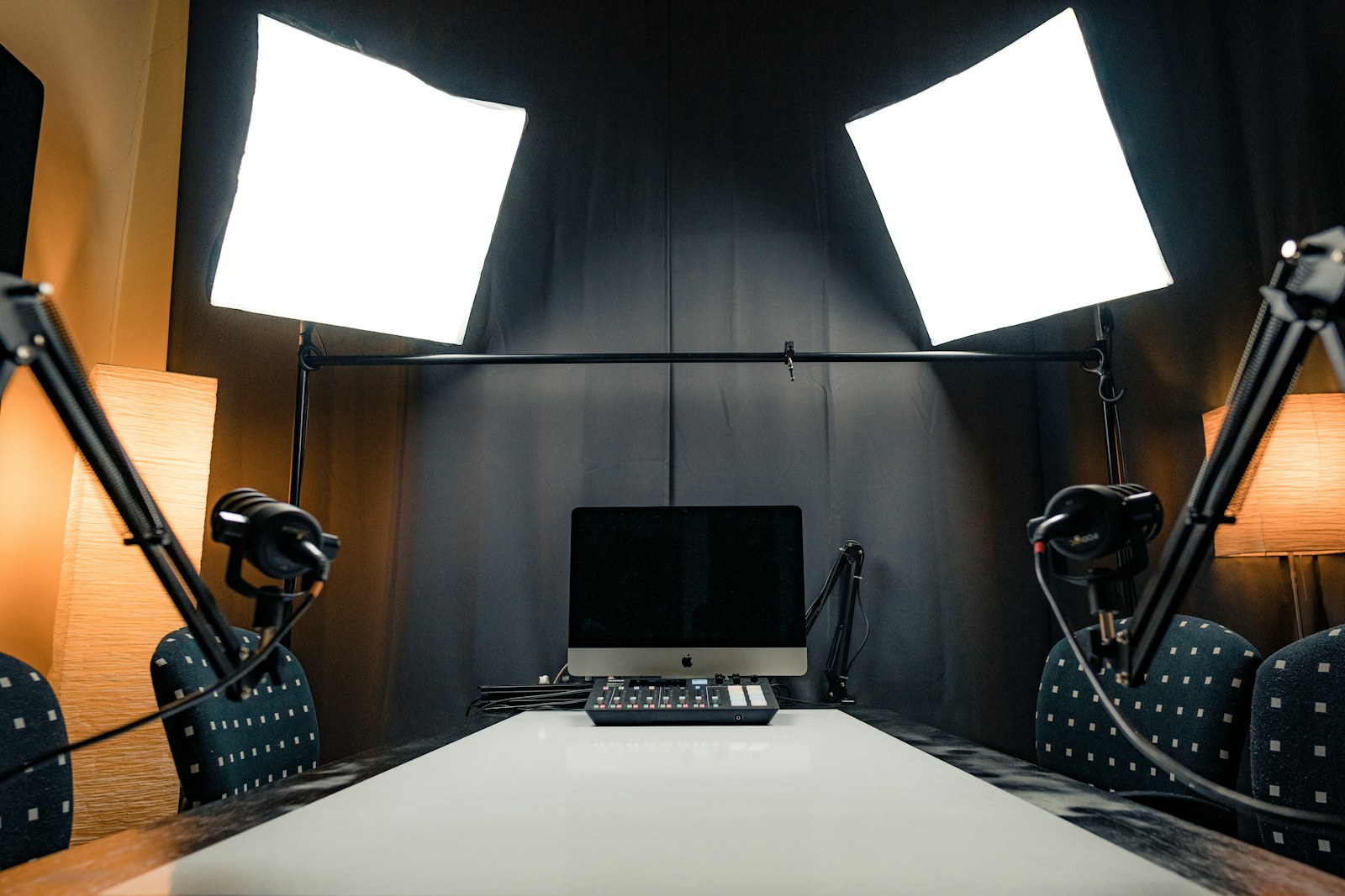 How to Set Up for Podcasting: Gear Guide 2026